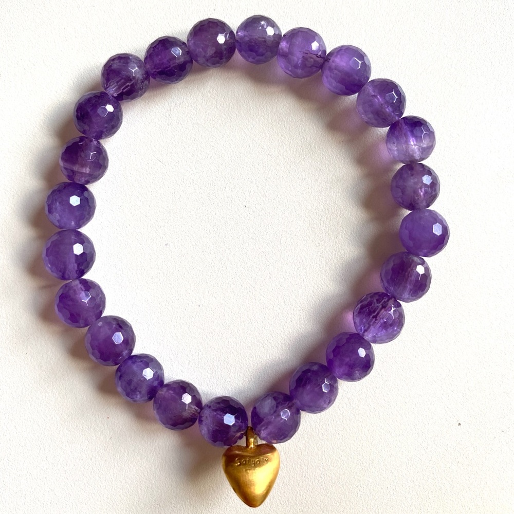 Satya stretch bracelet, like new. Amethyst heart
